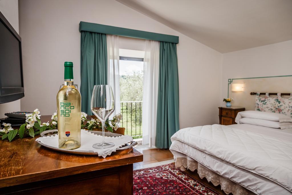Villa Acquaviva Wine Resort Монтемерано Экстерьер фото
