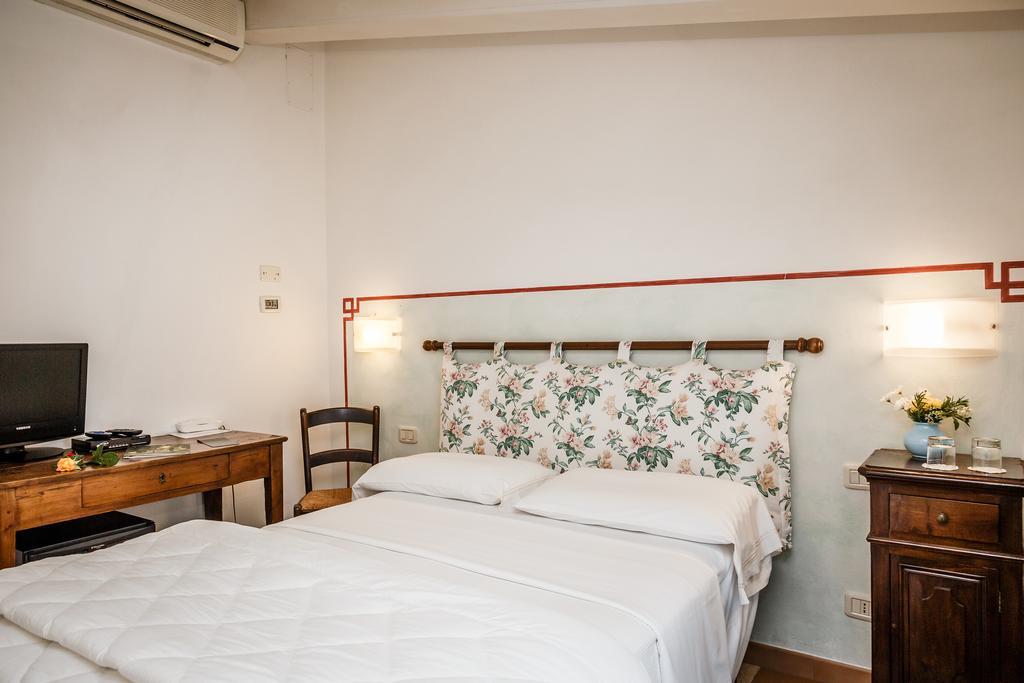 Villa Acquaviva Wine Resort Монтемерано Экстерьер фото